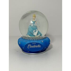 Disney Showcase Collection Cinderella Snow Globe‎ Blue Base Gus Jaq 4059196
